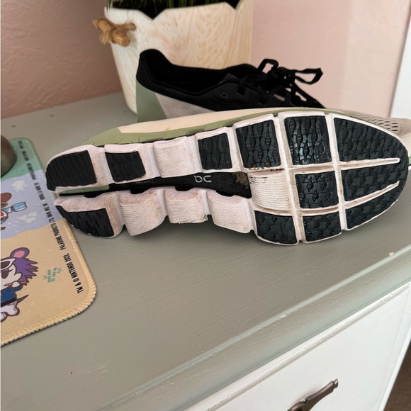 On Cloud Running Men’s Cloudboom Size 7 - Picture 5 of 7